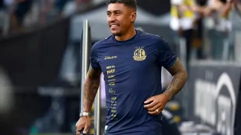 库里半场狂得32分刷新六大纪录：与詹皇并肩，逼近科比，独占历史8+三分半场最高宝座